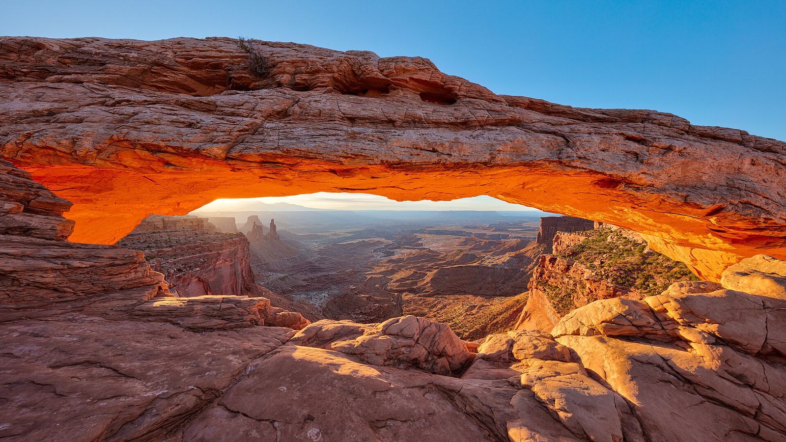 Sunrise at Mesa Arch in Canyonlands National Park, Utah, USA